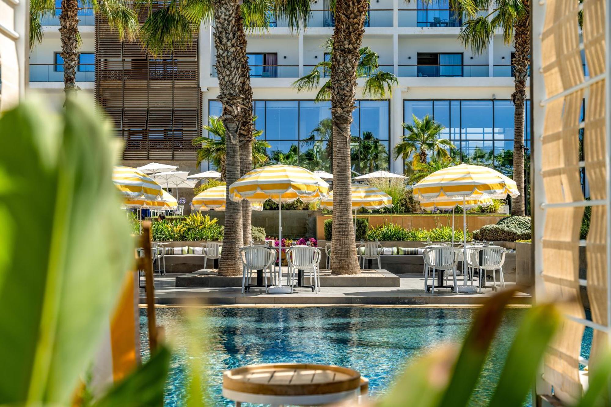 Hyatt Place Taghazout Bay Dış mekan fotoğraf The swimming pool at the hotel