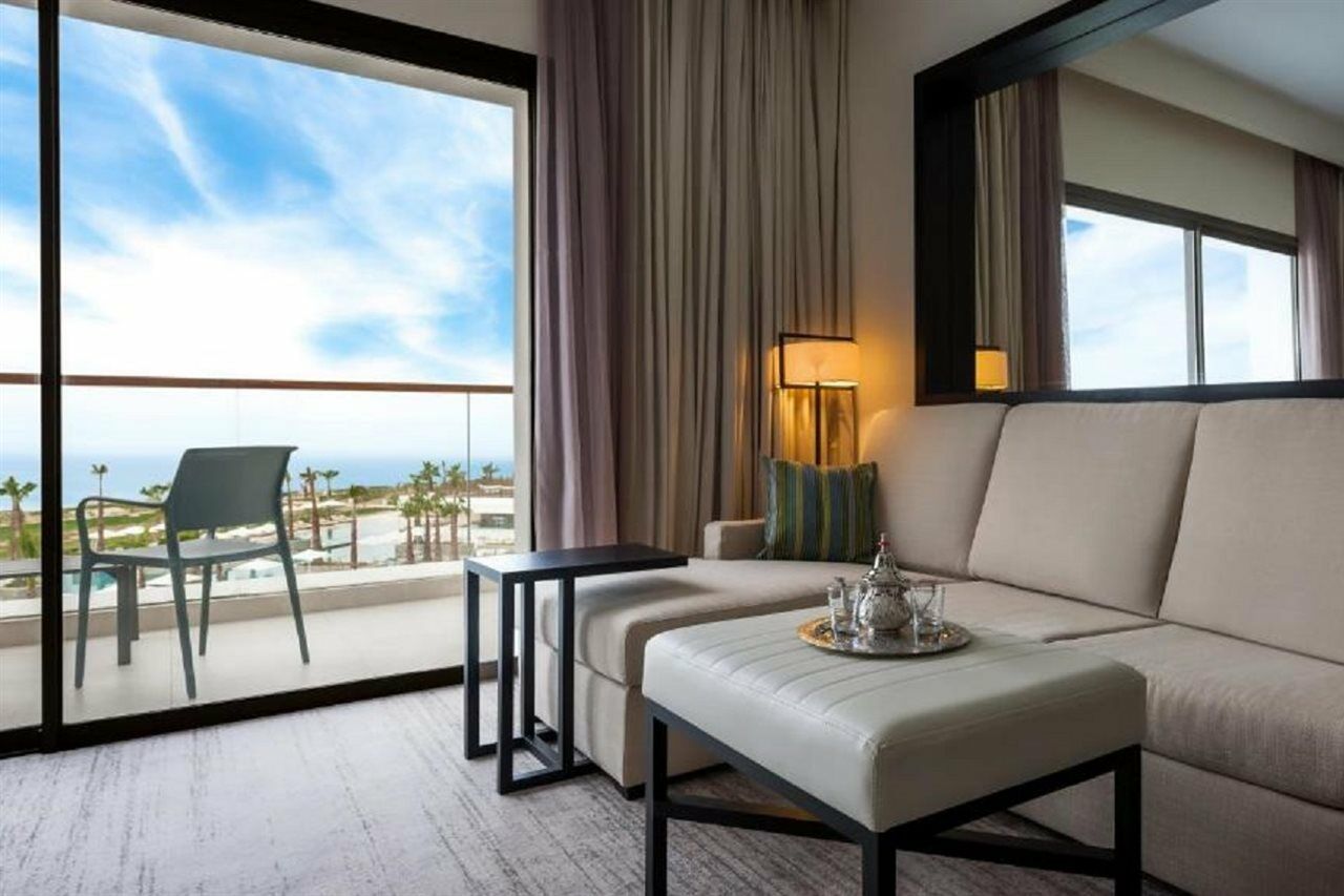 Hyatt Place Taghazout Bay Dış mekan fotoğraf A suite at the Hilton San Diego Bayfront
