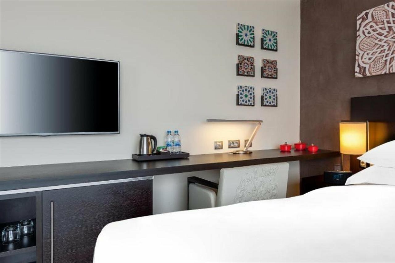 Hyatt Place Taghazout Bay Dış mekan fotoğraf A room at the hotel